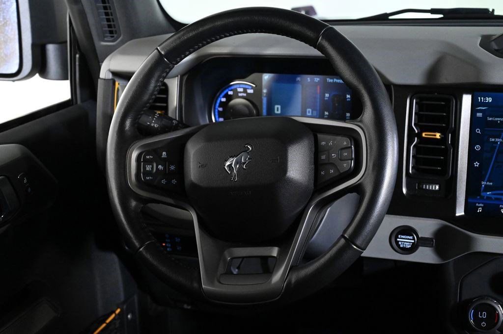 Used 2023 Ford Bronco Badlands image 10