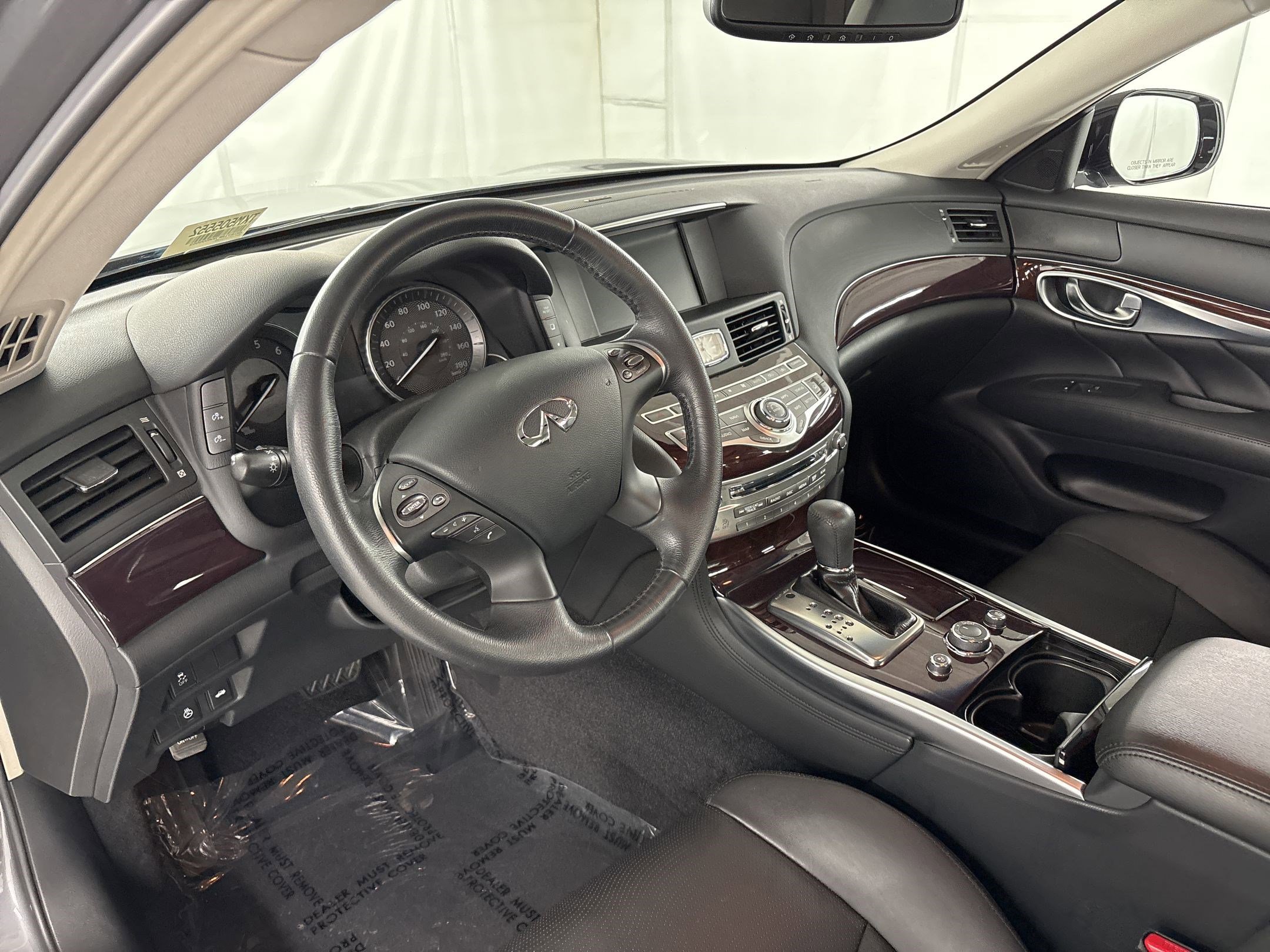 Used 2019 INFINITI Q70 Luxe image 4