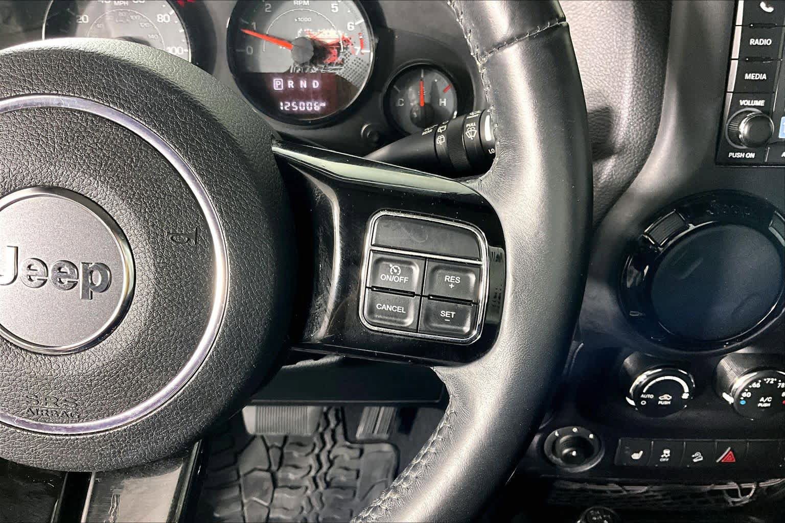 Used 2016 Jeep Wrangler Unlimited Sahara AWD/4WD image 23