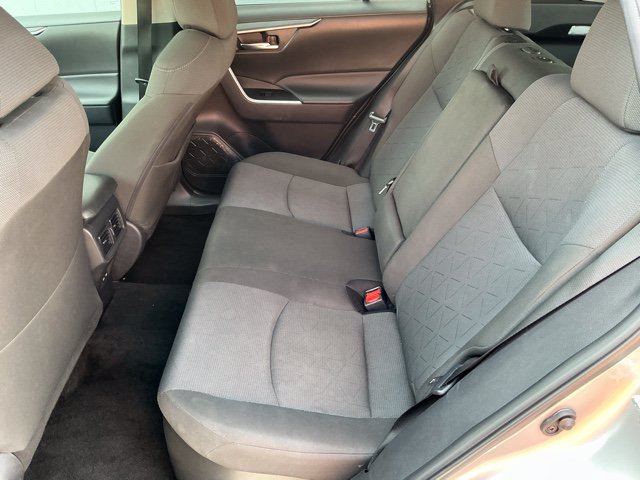 Used 2025 Toyota RAV4 XLE AWD/4WD image 11