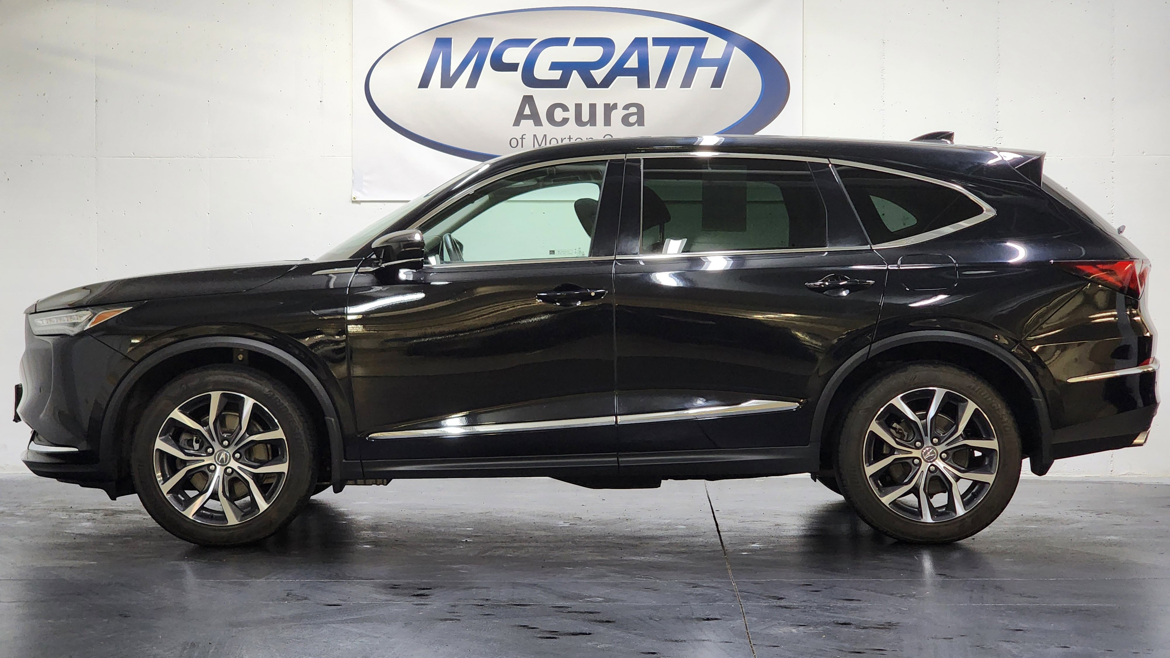 Certified 2024 Acura MDX SH-AWD w/ Technology Package image 10