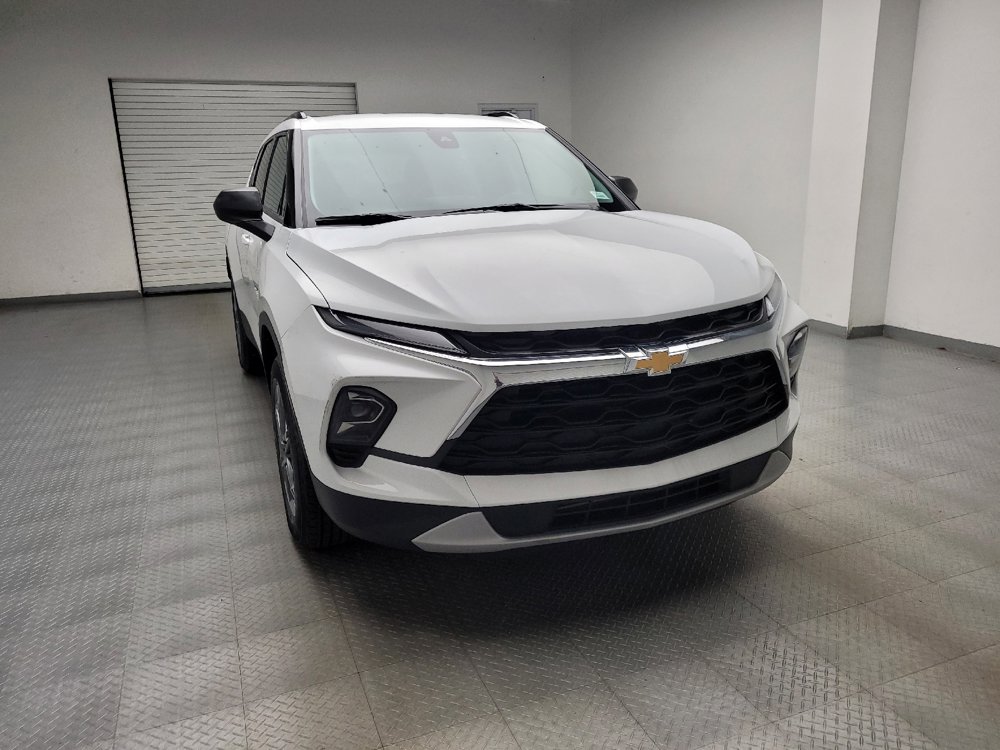 Used 2025 Chevrolet Blazer LT w/ Convenience Package FWD image 14