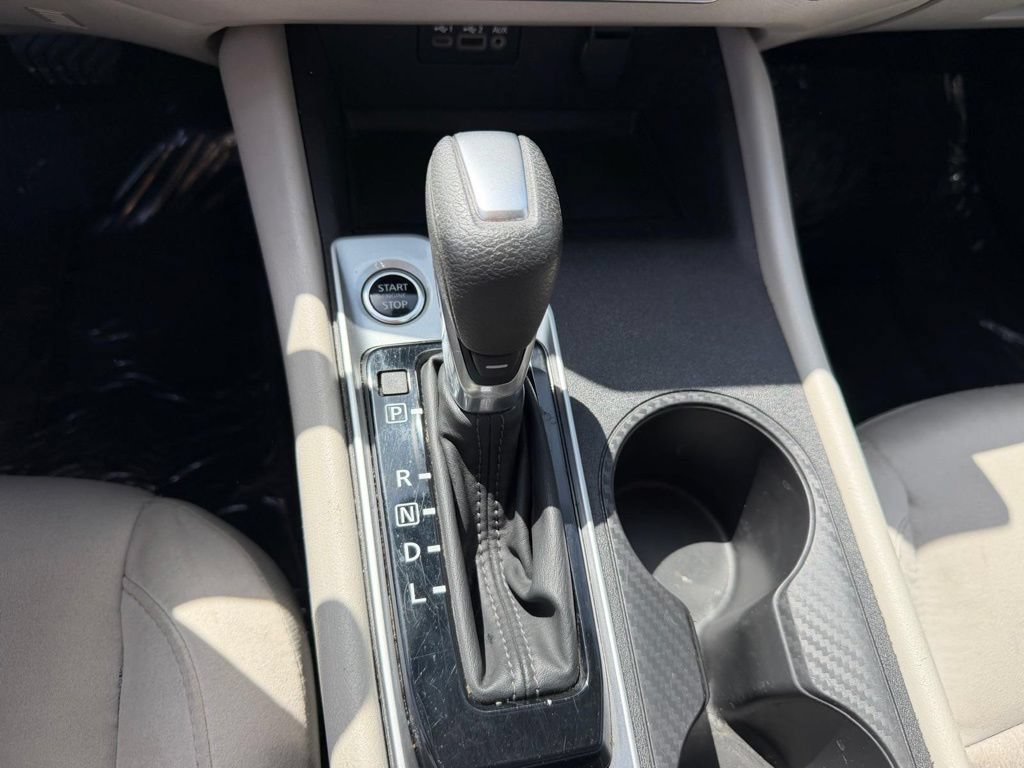 Used 2025 Nissan Altima 2.5 SV FWD image 31
