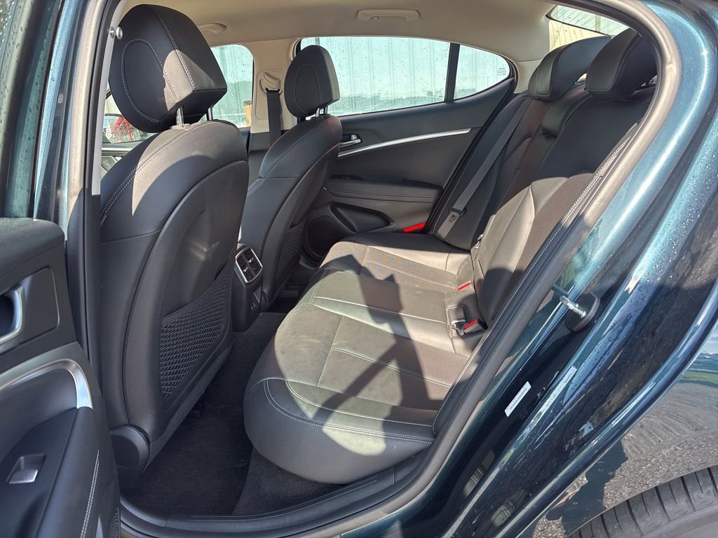 Used 2025 Genesis G70 2.5T RWD image 11