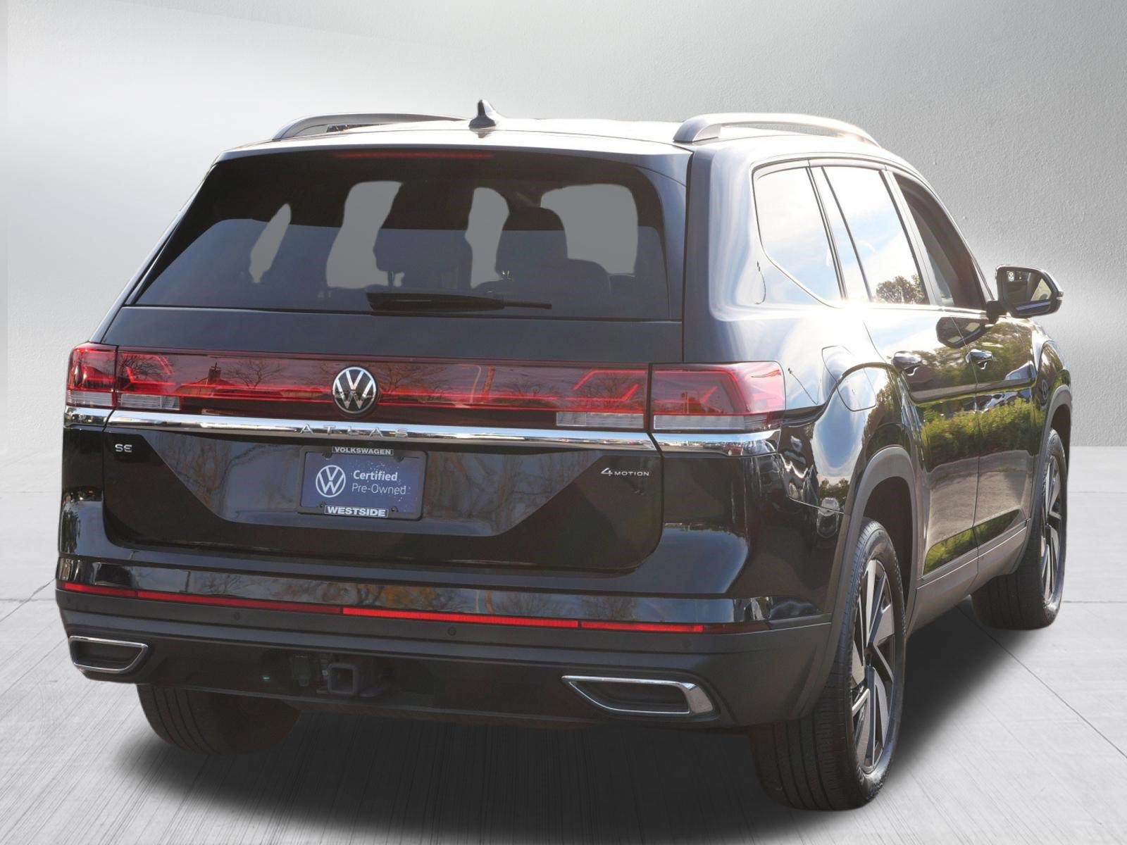 Certified 2024 Volkswagen Atlas SE w/ Panoramic Sunroof Package AWD/4WD image 6