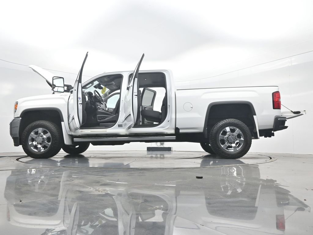 Used 2018 GMC Sierra 2500 SLT w/ Duramax Plus Package AWD/4WD image 45