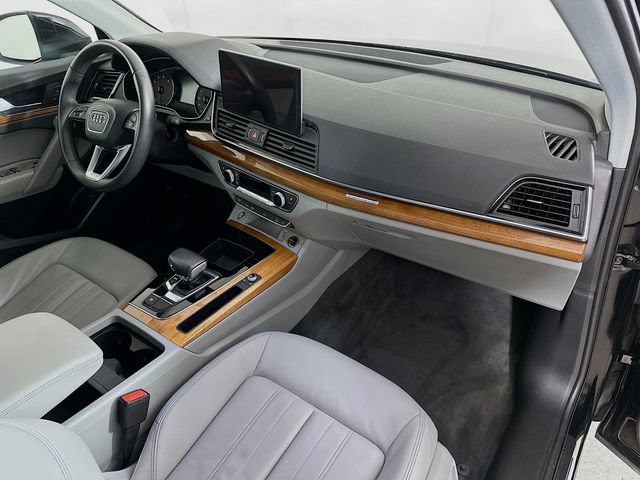 Used 2023 Audi Q5 2.0T Premium w/ Convenience Package AWD/4WD image 31