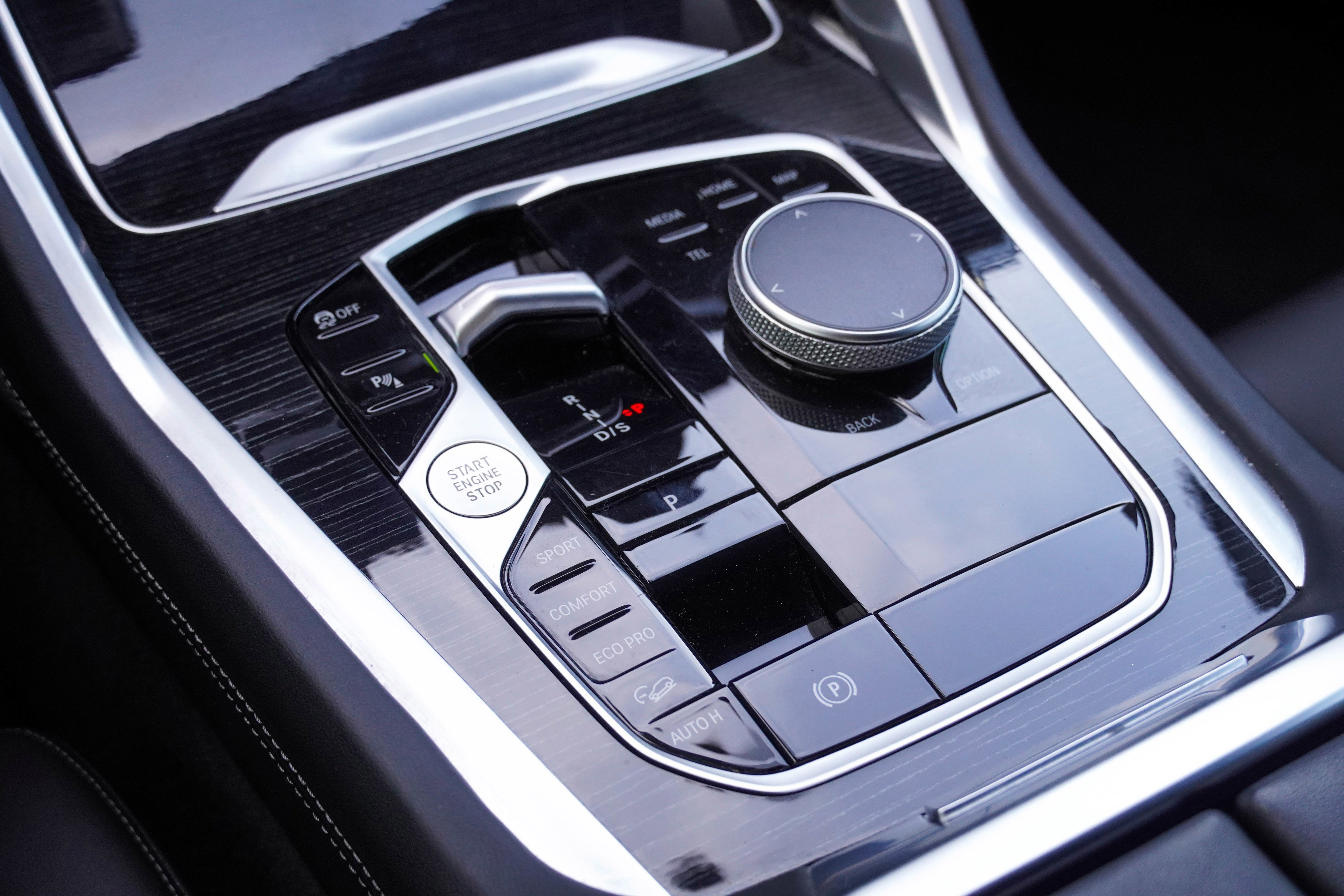 Certified 2024 BMW X6 xDrive40i w/ Premium Package image 31