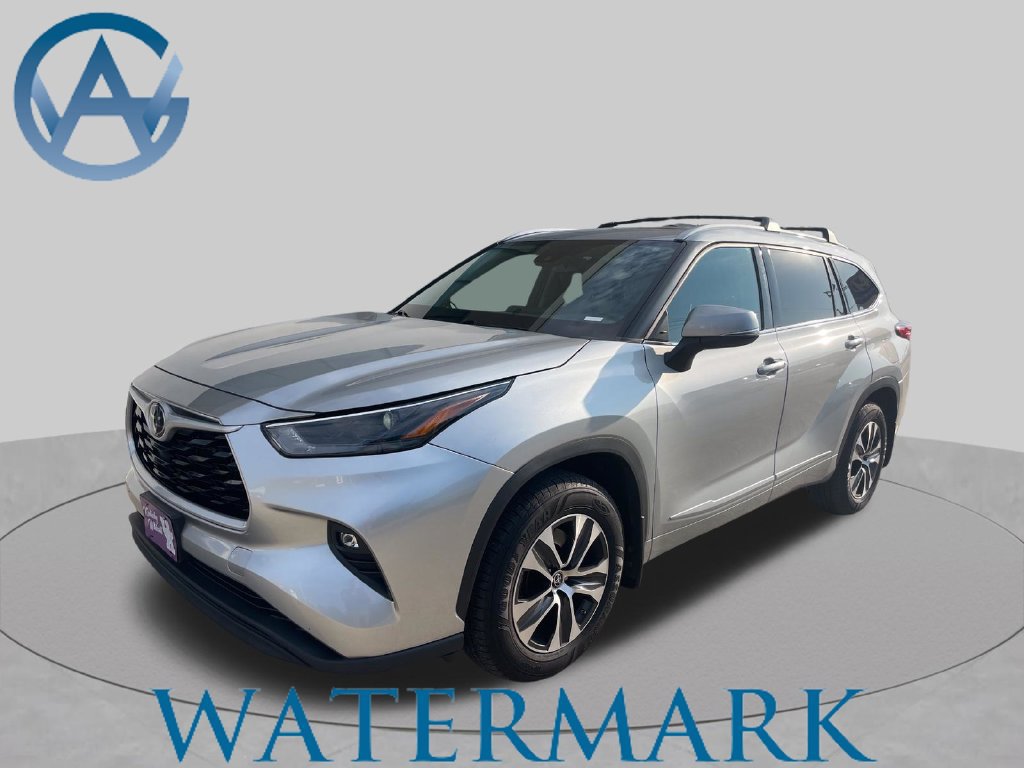 Used 2022 Toyota Highlander XLE