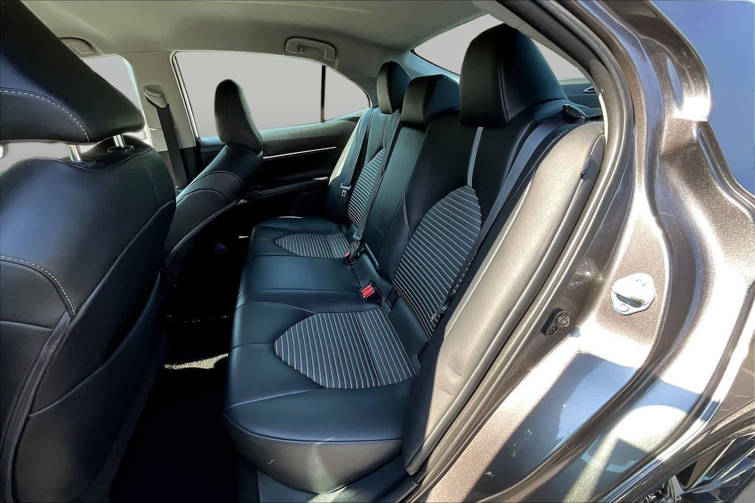 Used 2023 Toyota Camry SE FWD image 19