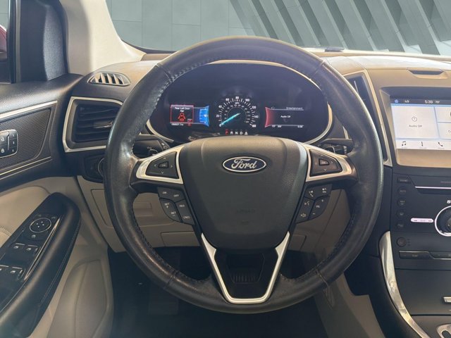Used 2016 Ford Edge Titanium FWD image 14