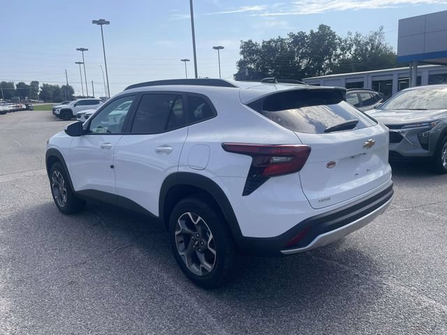 New 2026 Chevrolet Trax LT w/ Driver Confidence Package FWD image 5