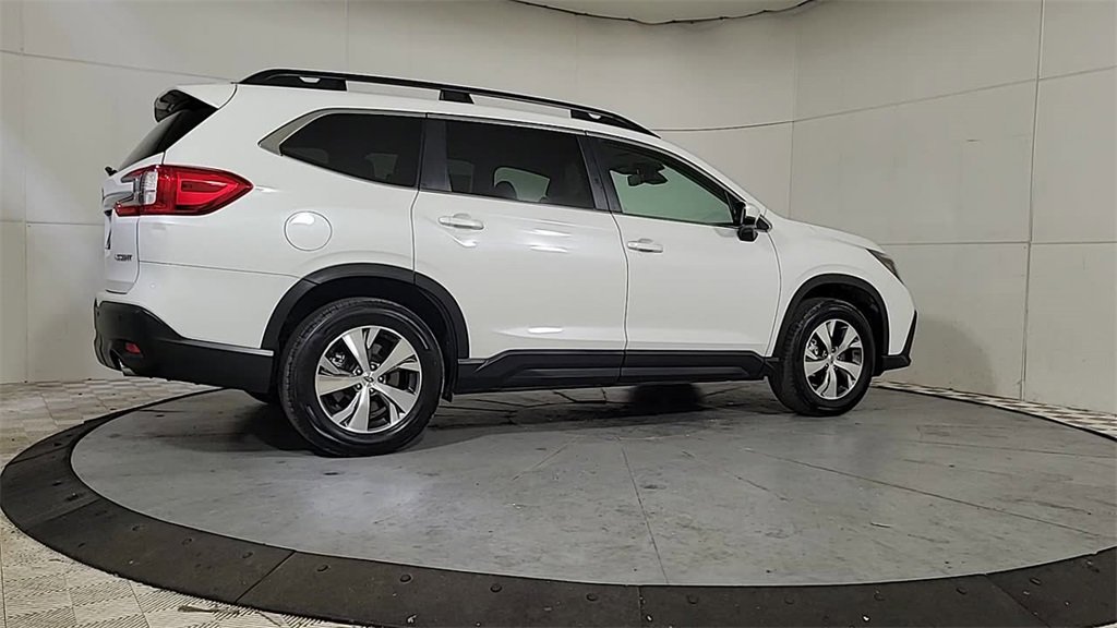 Used 2024 Subaru Ascent Premium w/ Convenience Package image 8