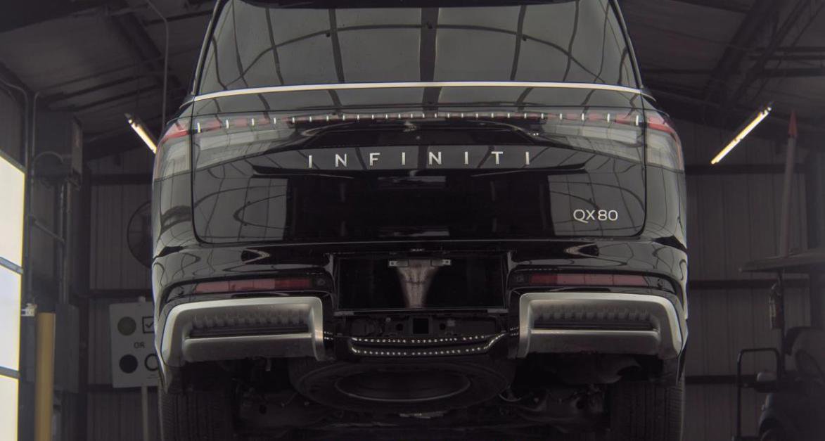 Certified 2025 INFINITI QX80 Luxe image 10