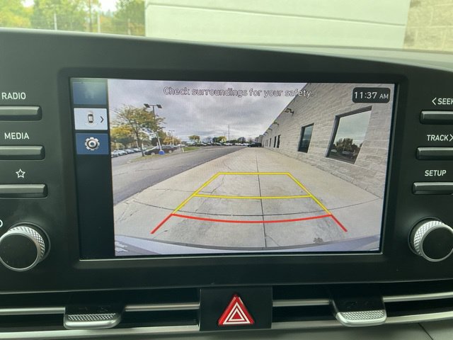 Certified 2024 Hyundai Elantra SE FWD image 4