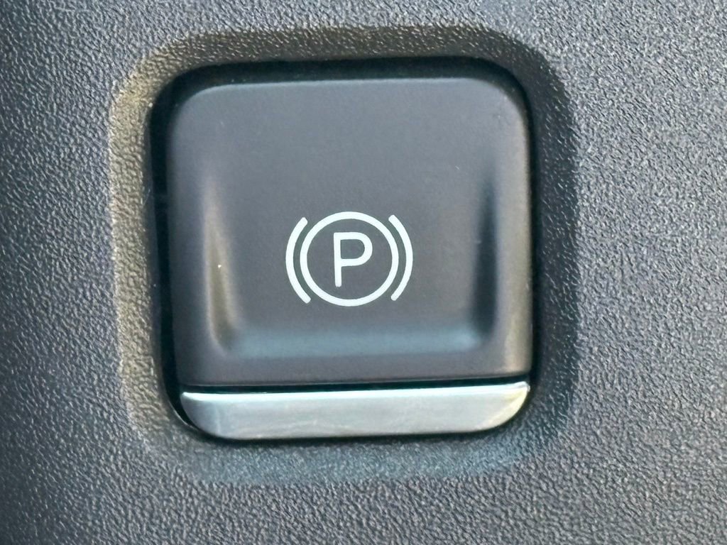 Used 2024 Chevrolet Silverado 1500 LT Trail Boss w/ Convenience Package II image 33