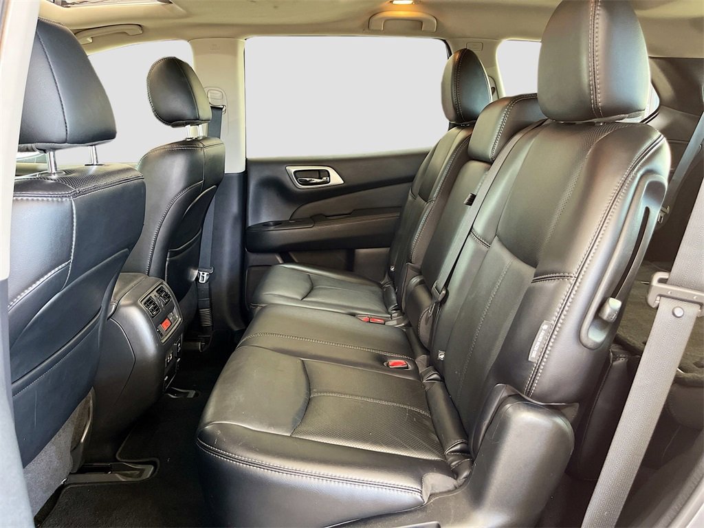 Used 2019 Nissan Pathfinder Platinum w/ Cargo Package image 25