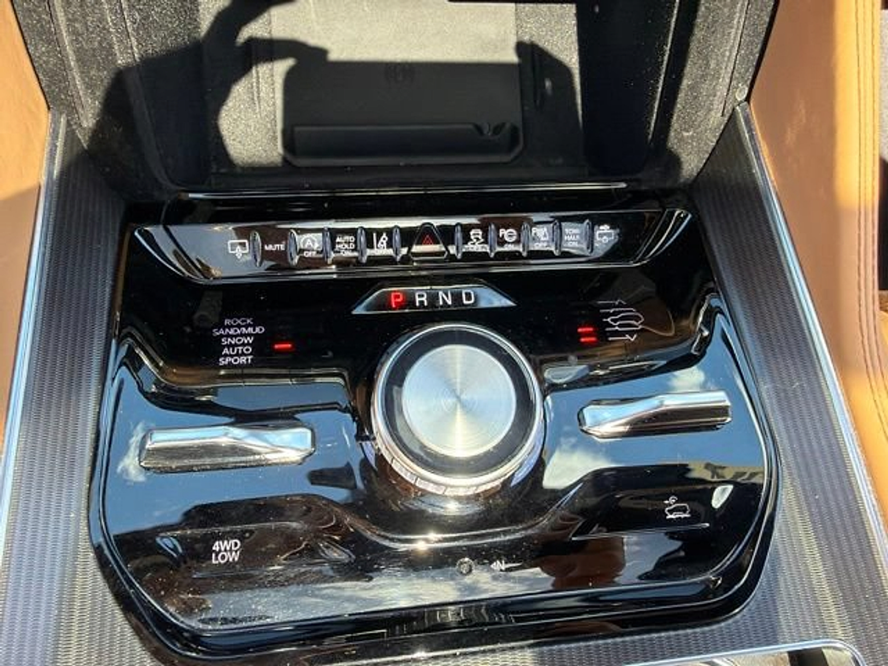 Used 2023 Jeep Grand Wagoneer Series III w/ Quick Order Packagew 28T AWD/4WD image 22