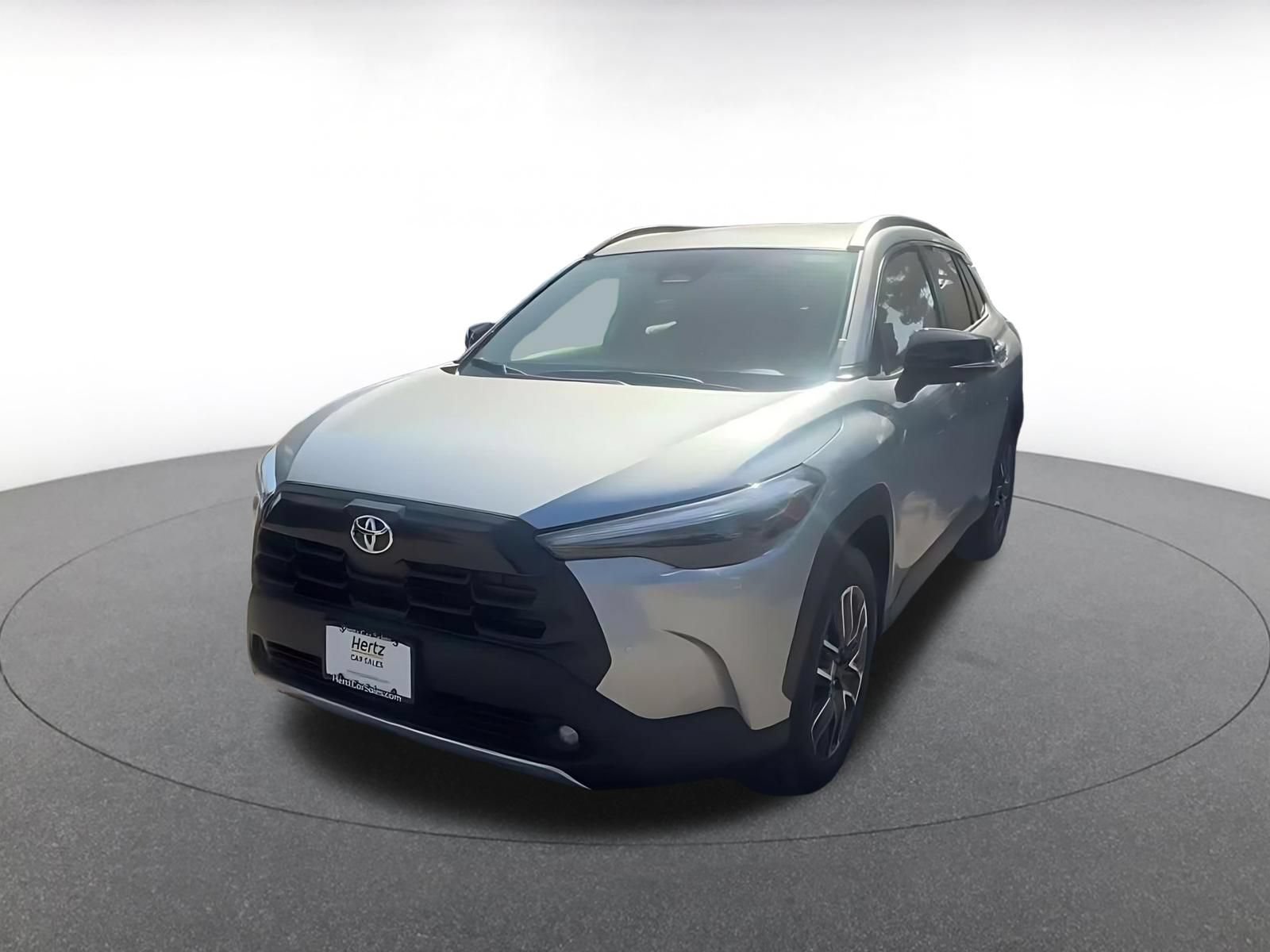 Used 2026 Toyota Corolla Cross XLE FWD image 6