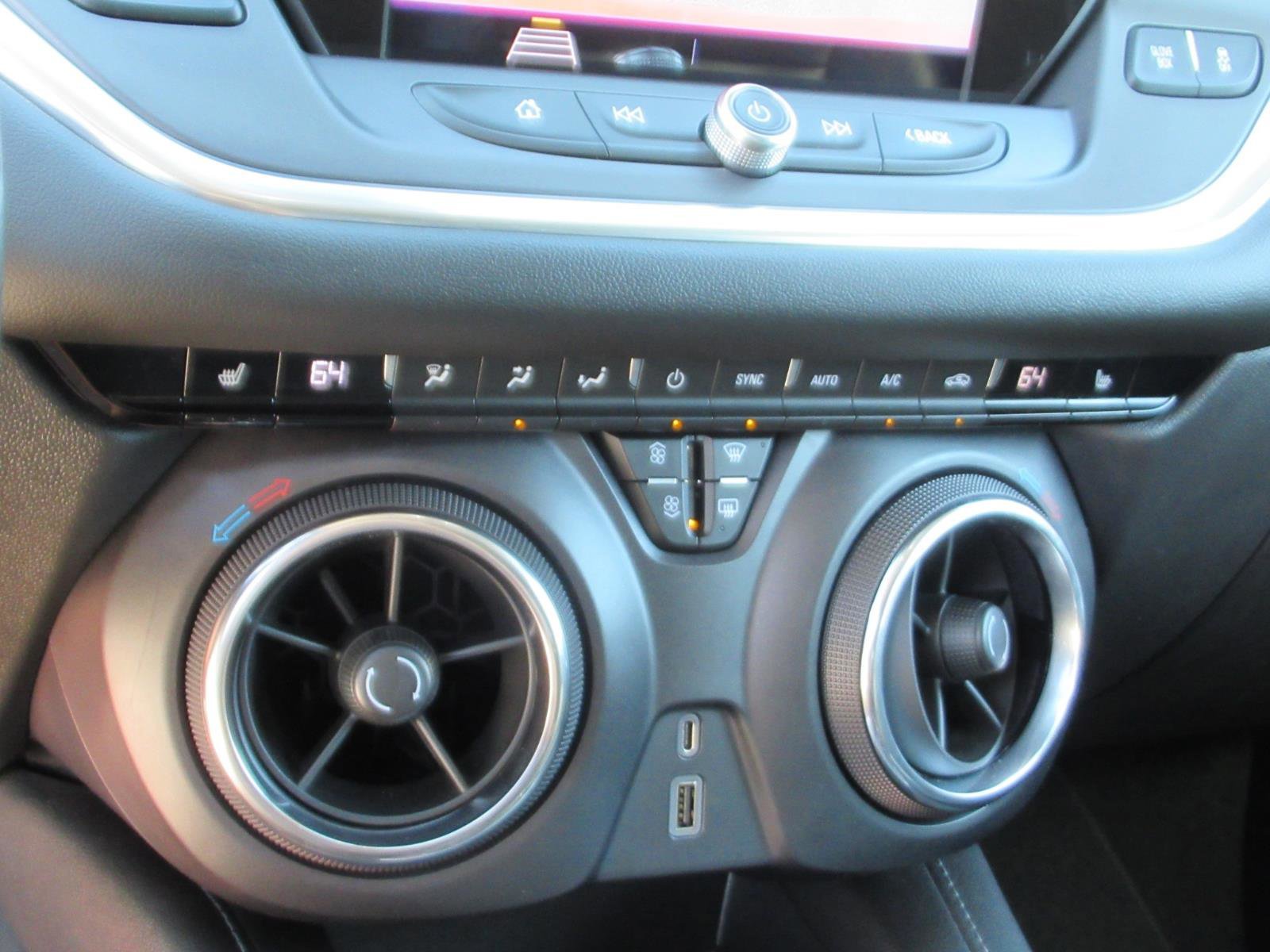 Used 2019 Chevrolet Blazer LT w/ Sun and Wheels Package image 24