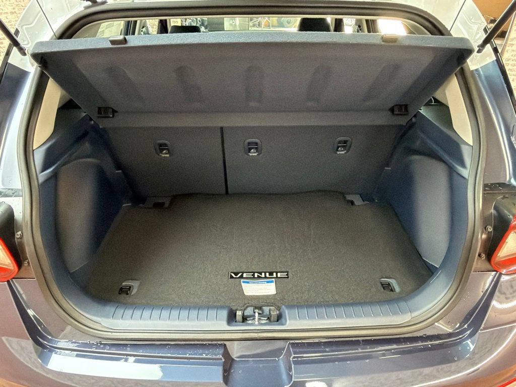 New 2026 Hyundai Venue SEL FWD image 13