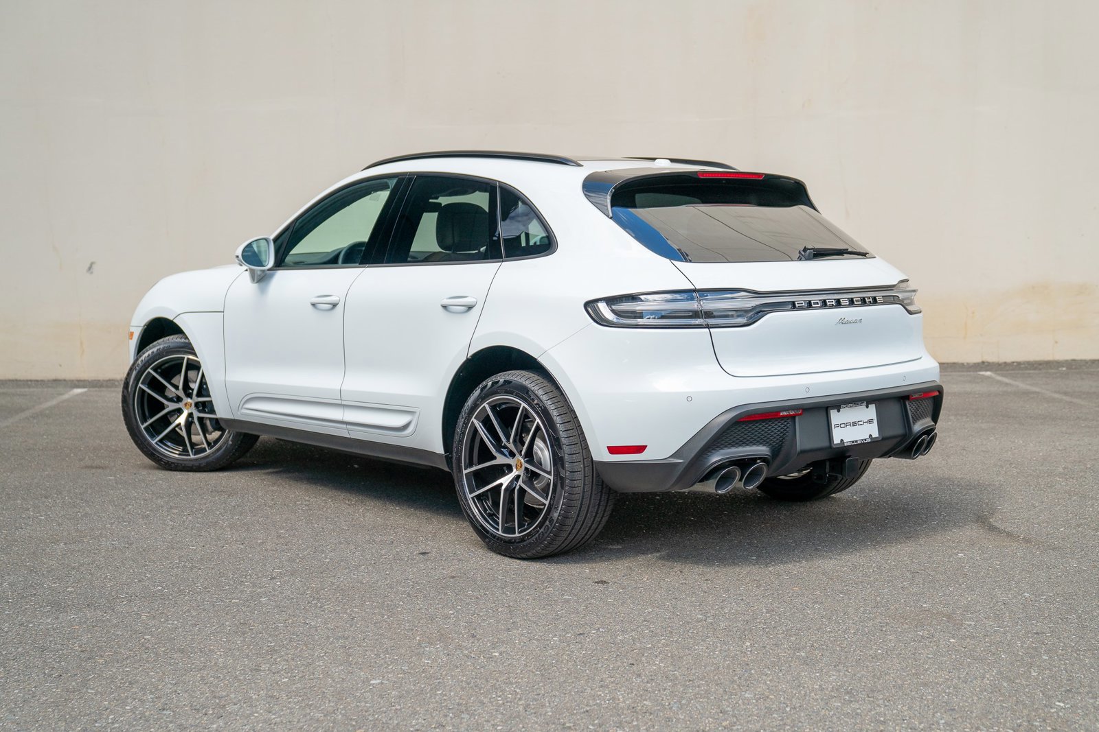 Certified 2025 Porsche Macan image 3