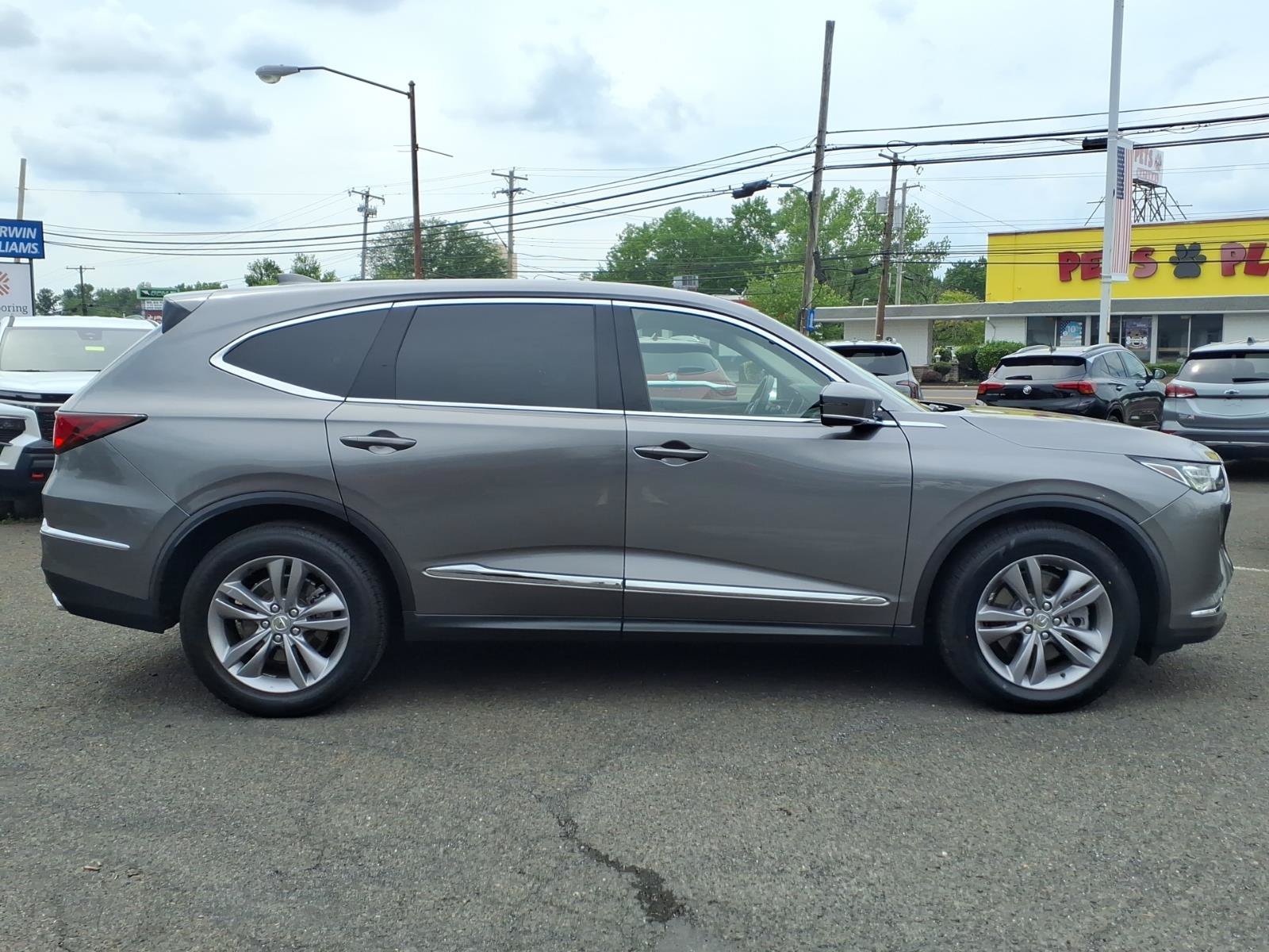 Used 2022 Acura MDX SH-AWD image 2