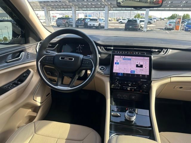 Used 2022 Jeep Grand Cherokee L Limited w/ Luxury Tech Group II AWD/4WD image 16