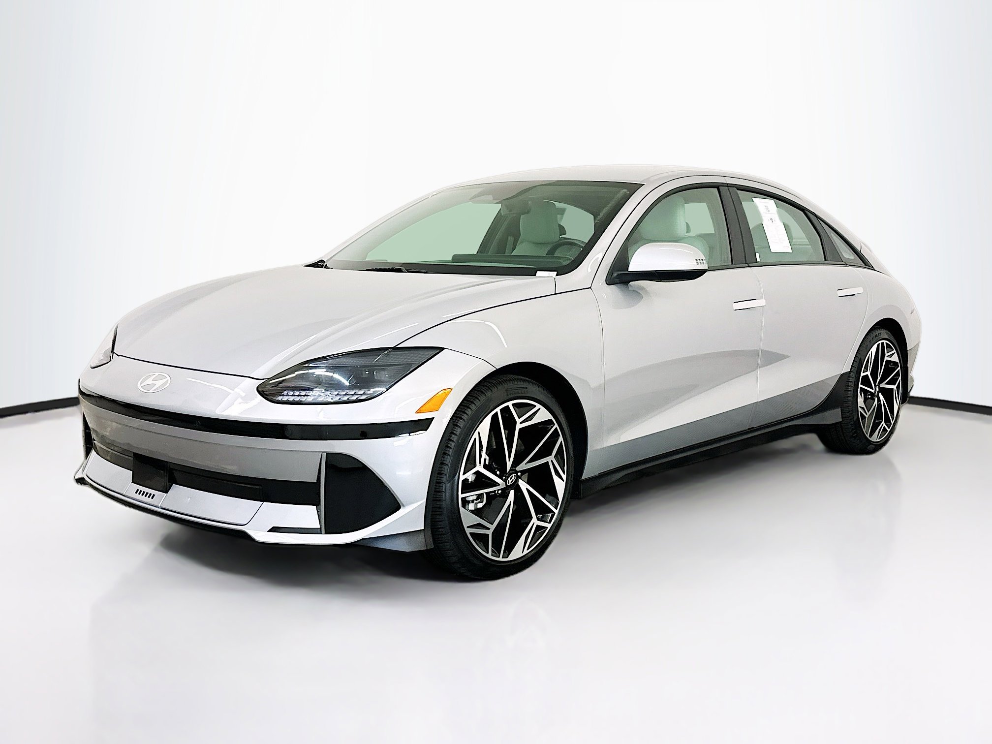 Used 2024 Hyundai Ioniq 6 SEL AWD/4WD image 3