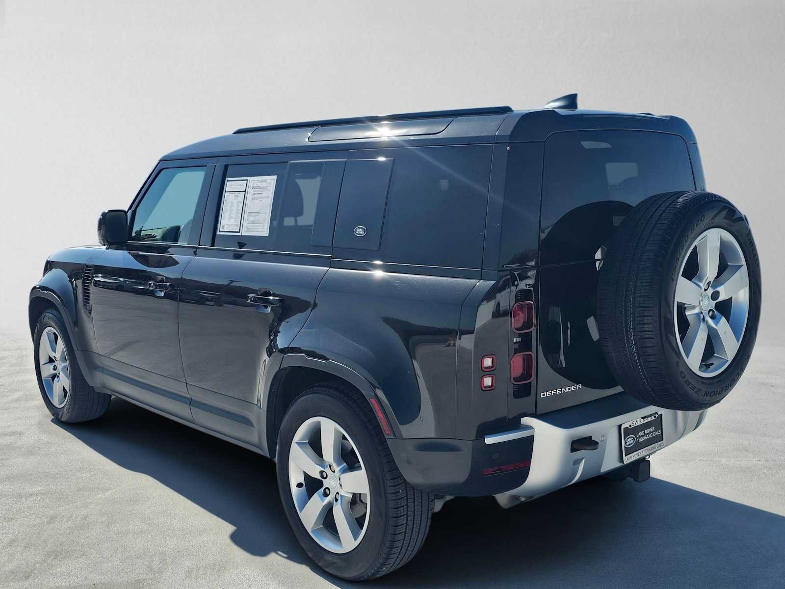 Used 2023 Land Rover Defender 110 AWD/4WD image 3
