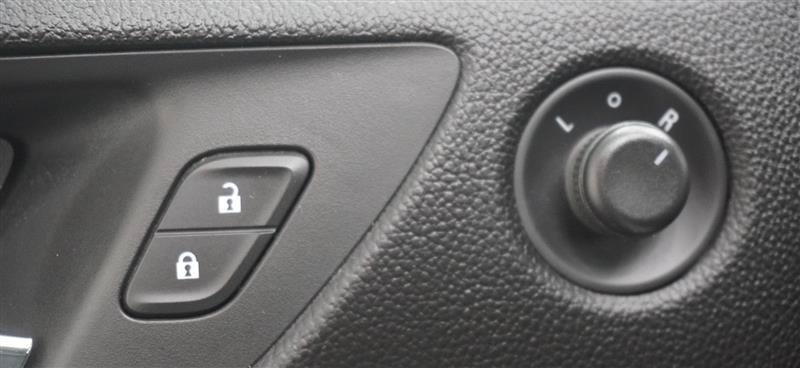 Used 2018 Chevrolet Cruze LS FWD image 23