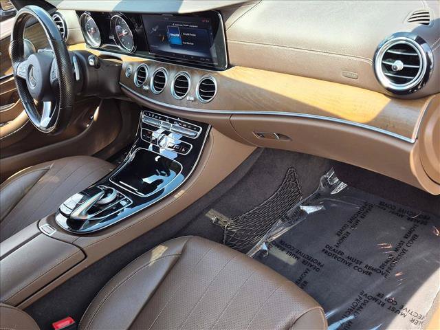 Used 2017 Mercedes-Benz E 300 image 21