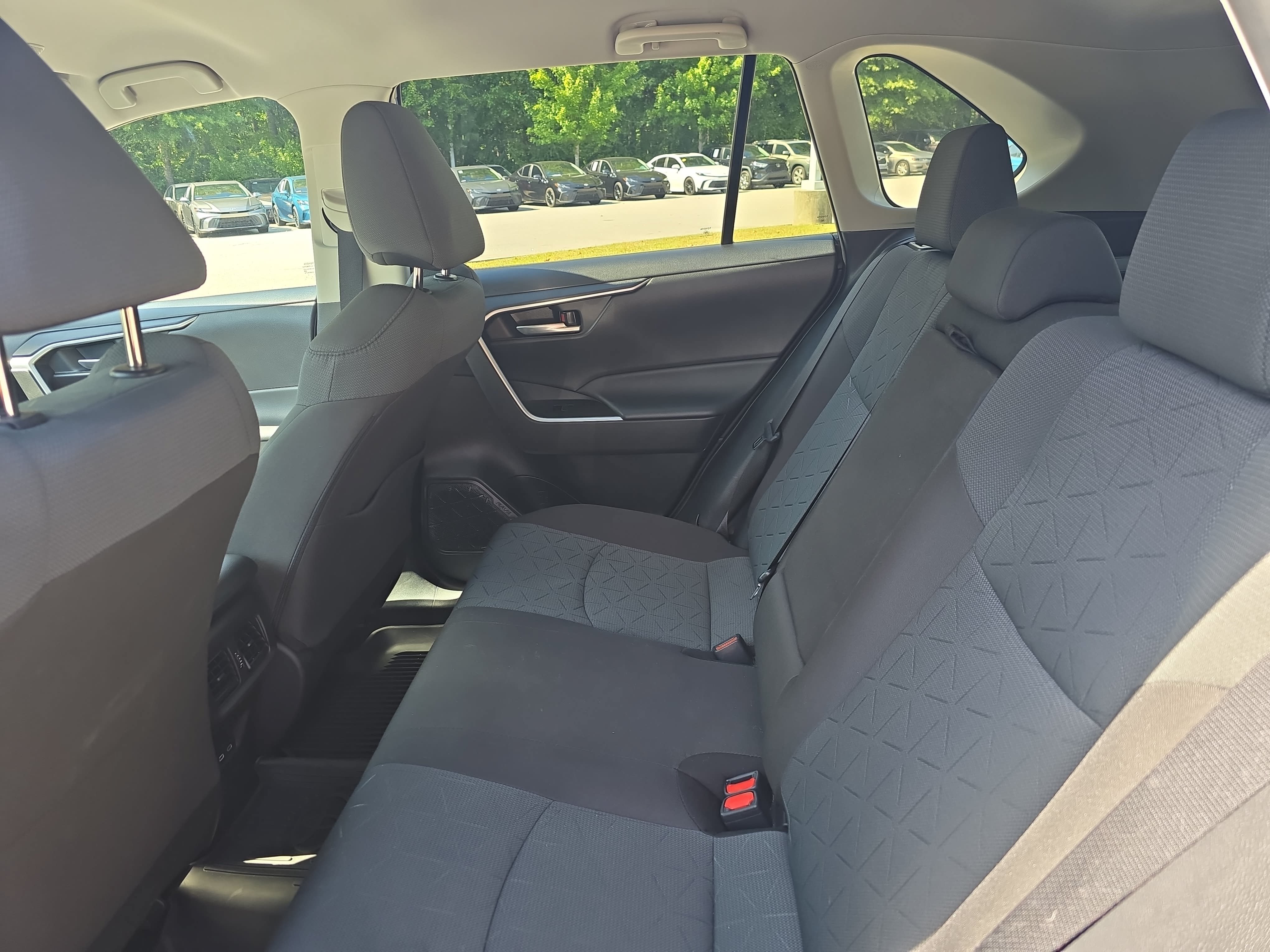 Used 2025 Toyota RAV4 XLE AWD/4WD image 12