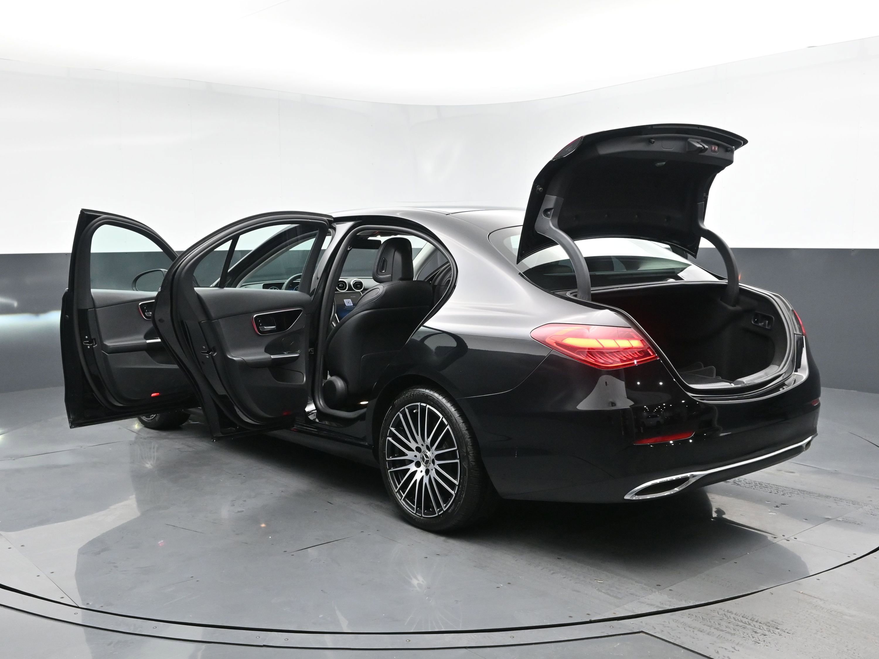 Used 2023 Mercedes-Benz C 300 Sedan image 27