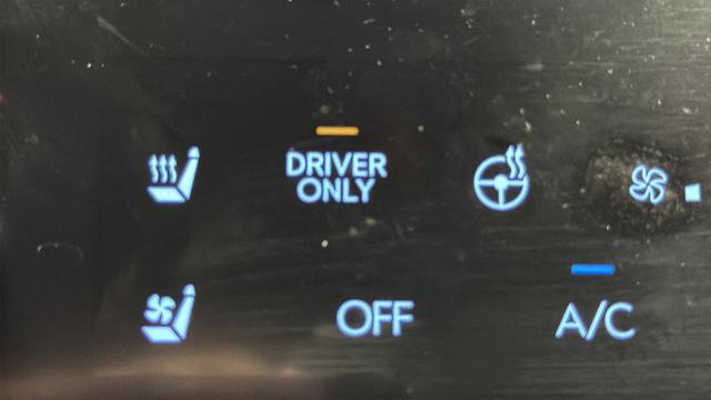 Used 2025 Hyundai Santa Fe Limited image 32