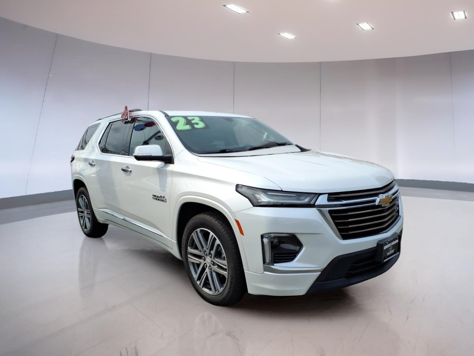 Used 2023 Chevrolet Traverse High Country AWD/4WD image 1