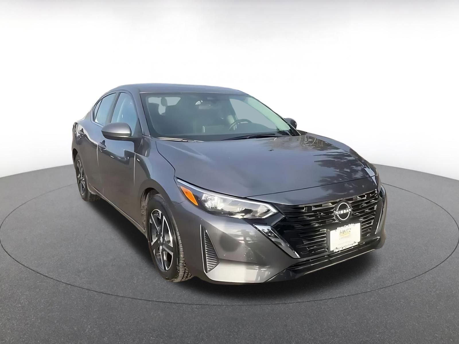 Used 2025 Nissan Sentra SV image 3