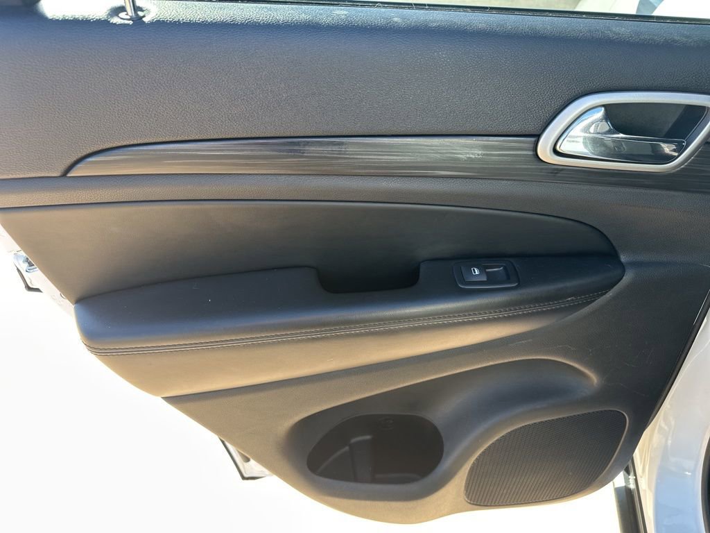 Used 2019 Jeep Grand Cherokee Laredo image 20