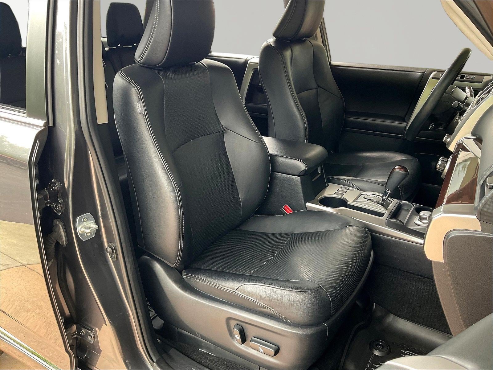 Used 2020 Toyota 4Runner Limited AWD/4WD image 29