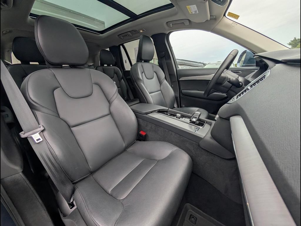 Certified 2025 Volvo XC90 B5 Core w/ Protection Package Premier AWD/4WD image 20