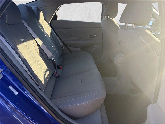 Used 2023 Hyundai Elantra SEL w/ Convenience Package FWD image 21