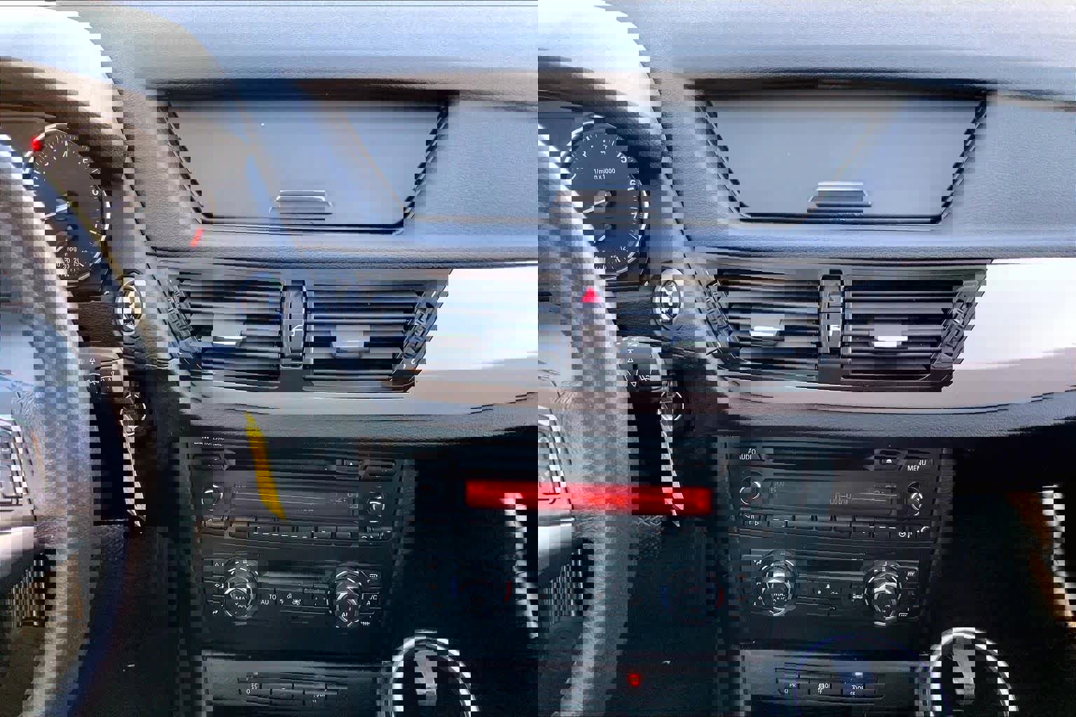 Used 2015 BMW X1 sDrive28i image 7