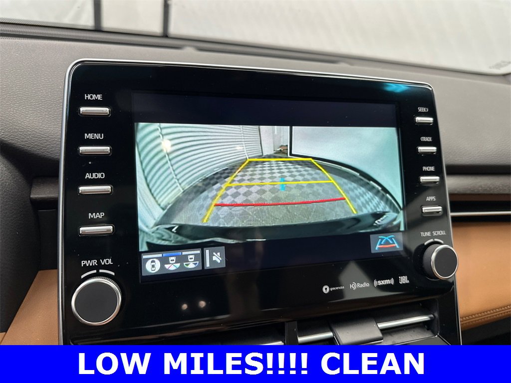 Used 2019 Toyota Avalon Limited image 30