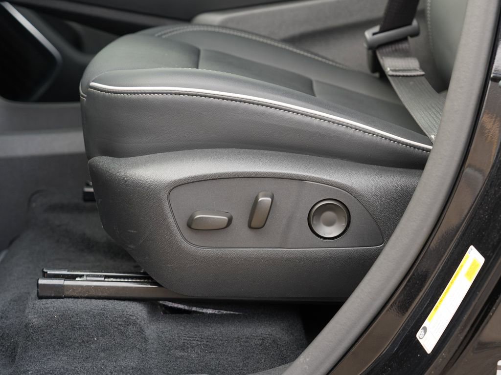 Used 2025 Buick Enclave Preferred image 15