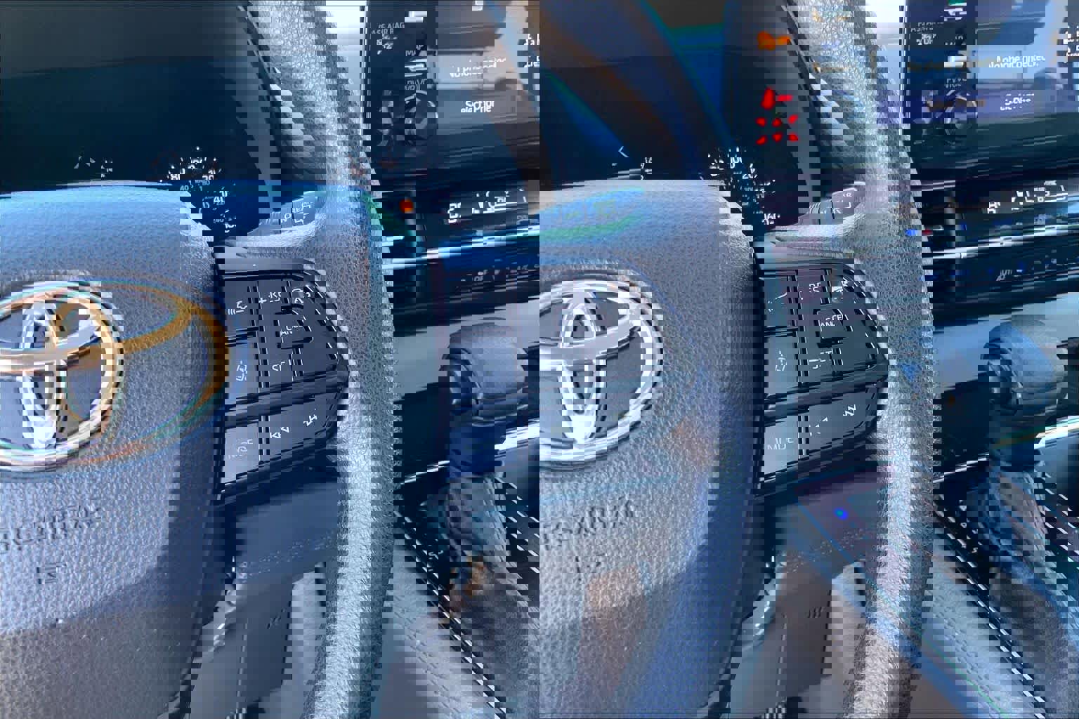 Used 2024 Toyota Sienna LE image 24