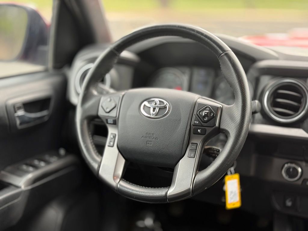 Used 2019 Toyota Tacoma TRD Sport w/ TRD Premium Sport Package AWD/4WD image 10