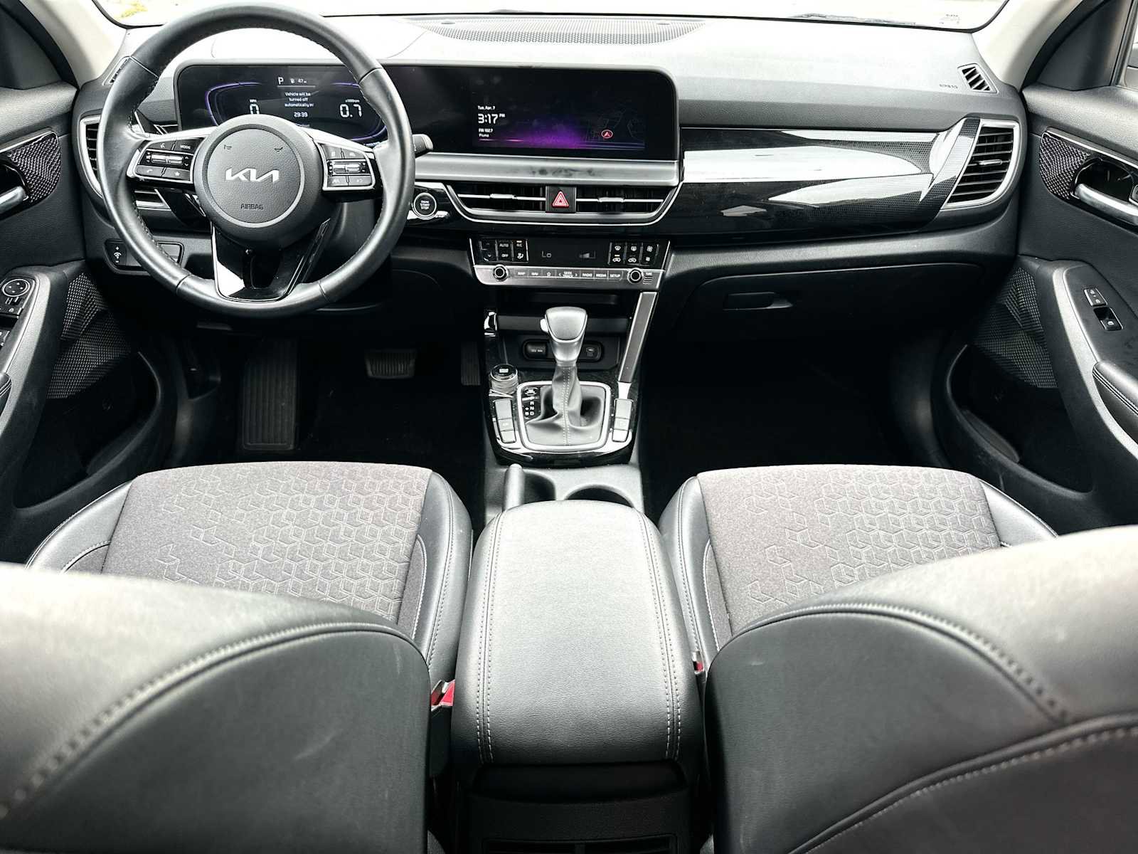 Used 2025 Kia Seltos S FWD image 25
