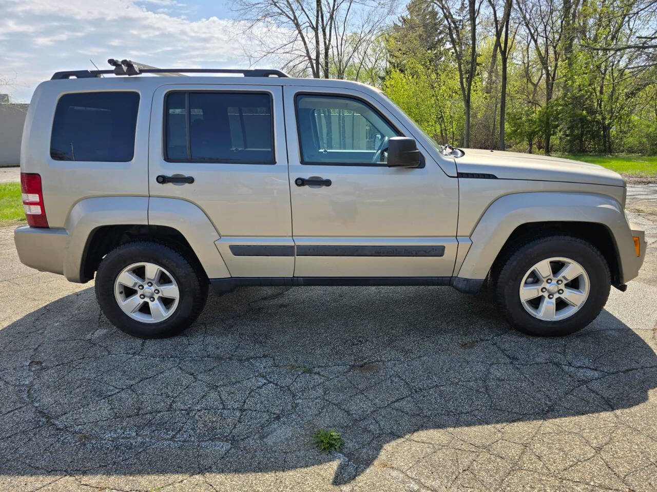 Used 2011 Jeep Liberty Sport w/ Popular Equipment Group AWD/4WD image 5