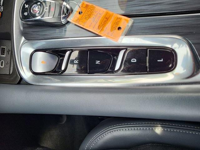 Used 2023 Buick Enclave Essence AWD/4WD image 23