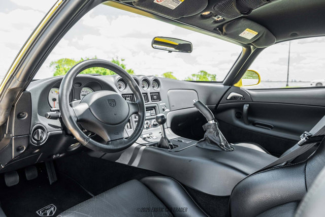 Used 2001 Dodge Viper GTS RWD image 32